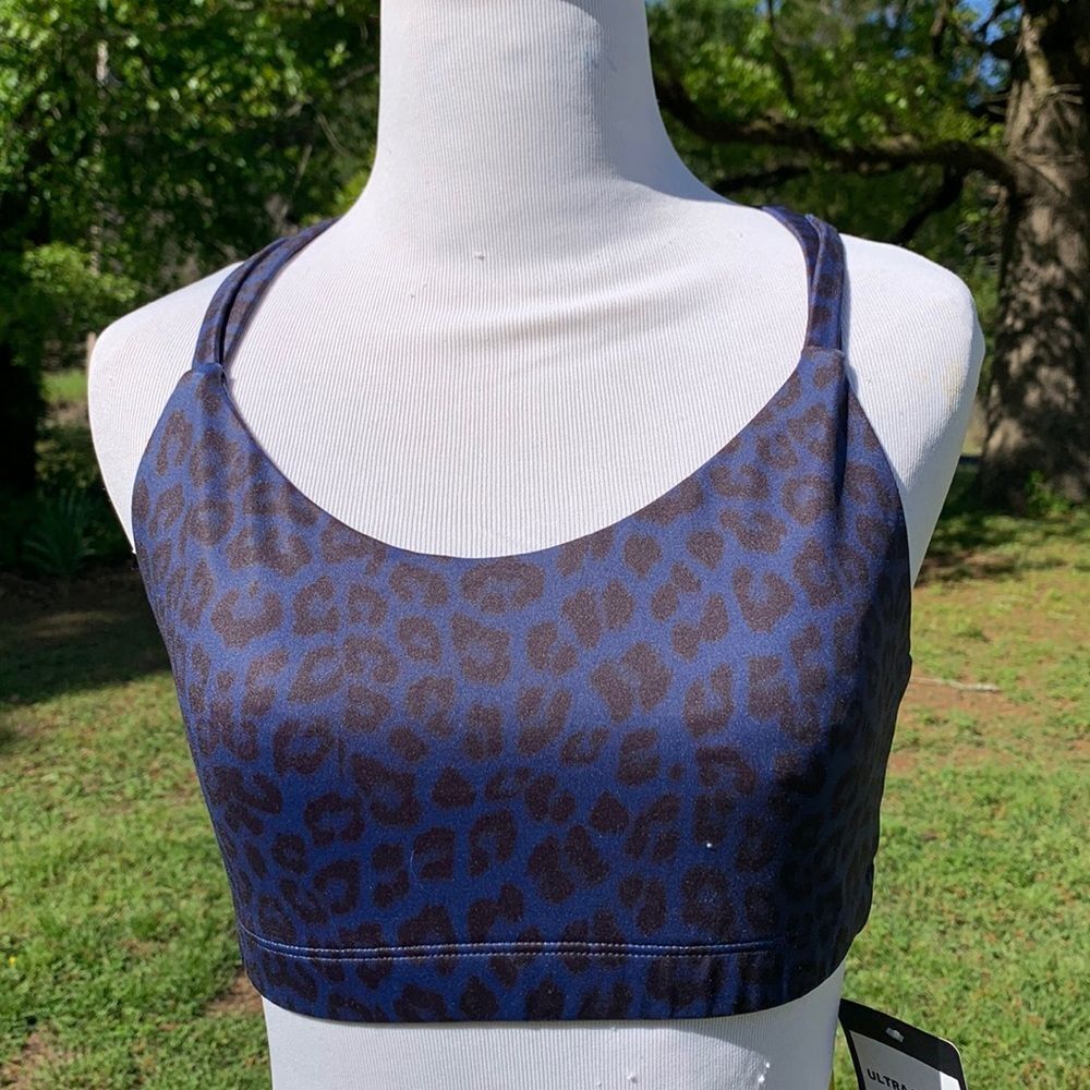 NWT $58 Vie Activewear Lindsay Strappy Sports Bra in Navy Leopard Size Medium
